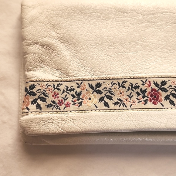 ⭐️Vintage Perisian Lambs White leather Wallet - Picture 9 of 9